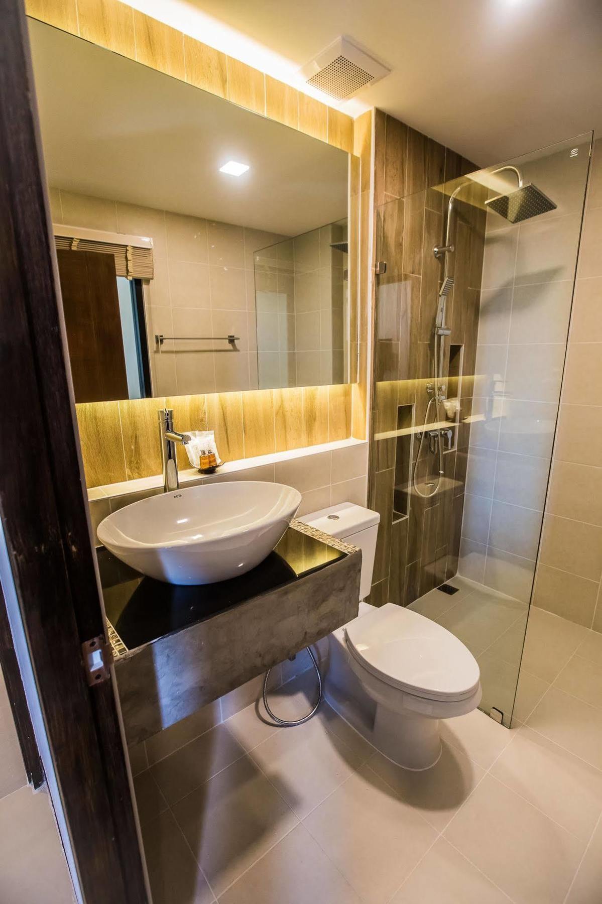 C Hotel Boutique And Comfort Chiang Mai Exterior photo