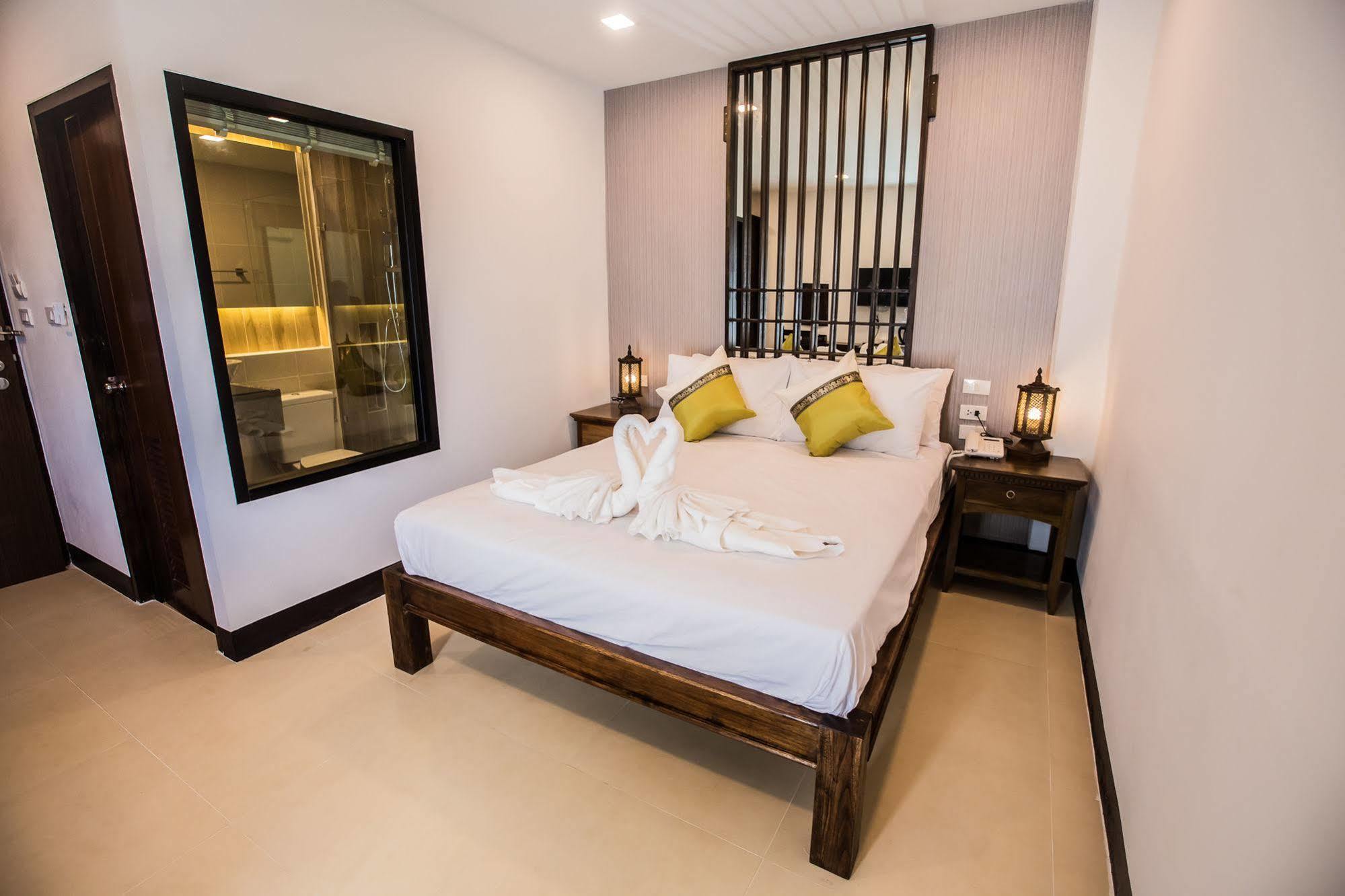 C Hotel Boutique And Comfort Chiang Mai Exterior photo